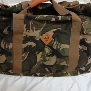 REVELRY CONTINENTAL CAMOUFLAGE EXTRA LARGE DUFFLE BAG - 30X17X16